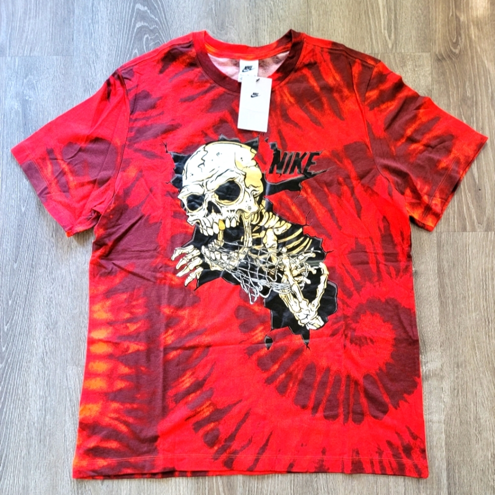 BRAND NEW Nike Sportswear Tie Dye Skull Shirt Red Black Men's Size XL